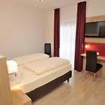 Alter Wirt Inn Enkering